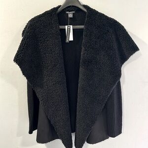 Chelsea & Theodore women’s black faux fur coat size L